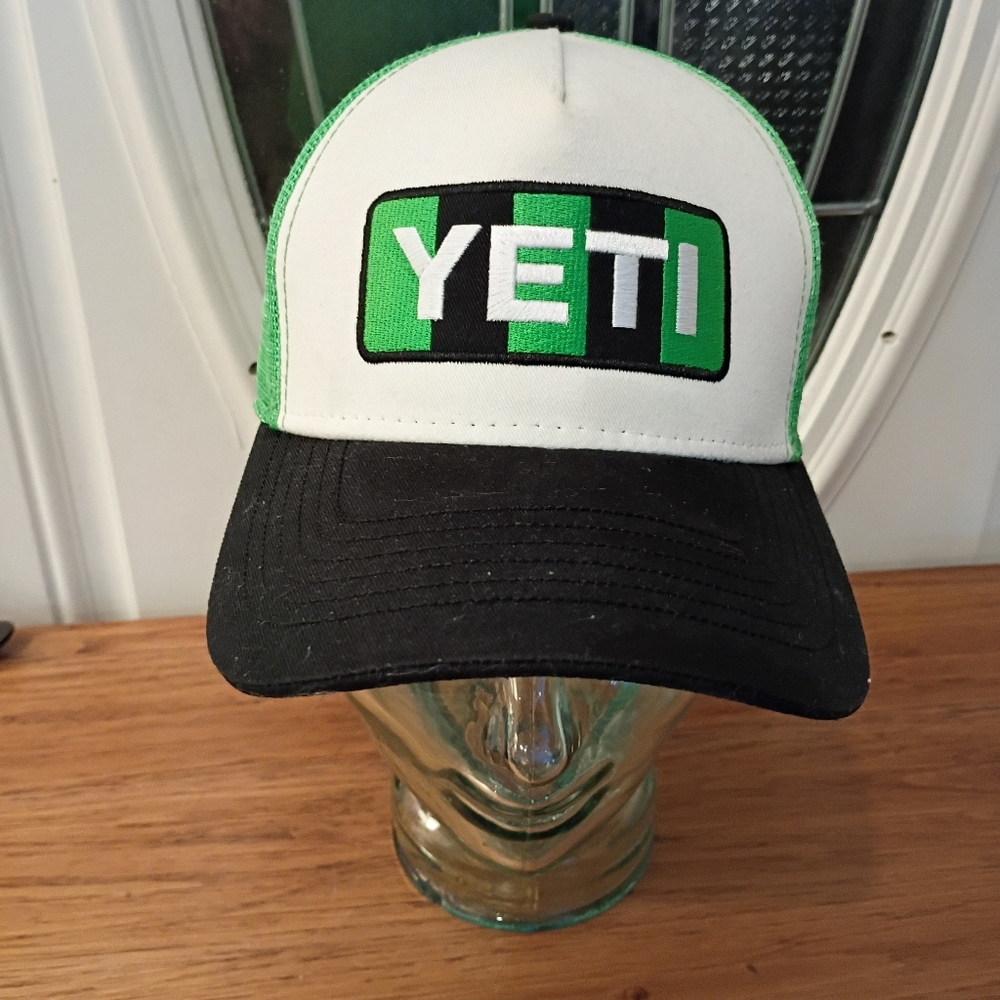 YETI LIMITED EDITION AUSTIN 2022 MESH SNAP BACK TRUCKER HAT